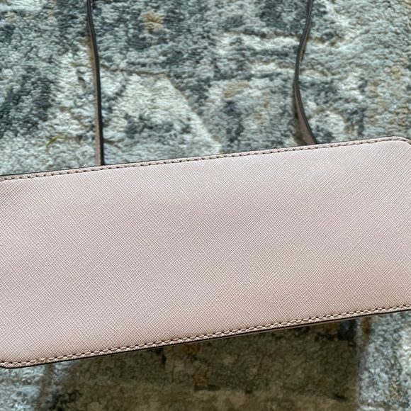 MICHEAL KORS Jet Set Travel Crossbody Purse - Picture 6 of 6